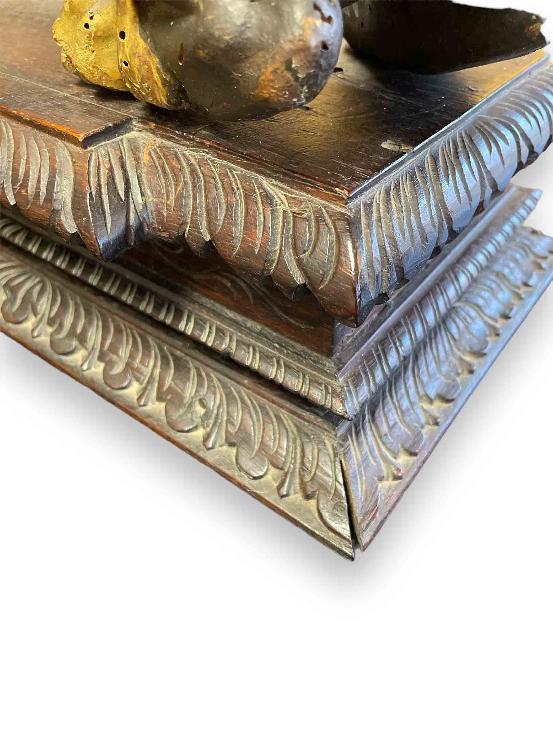 17th C carved wooden fragment of a lion