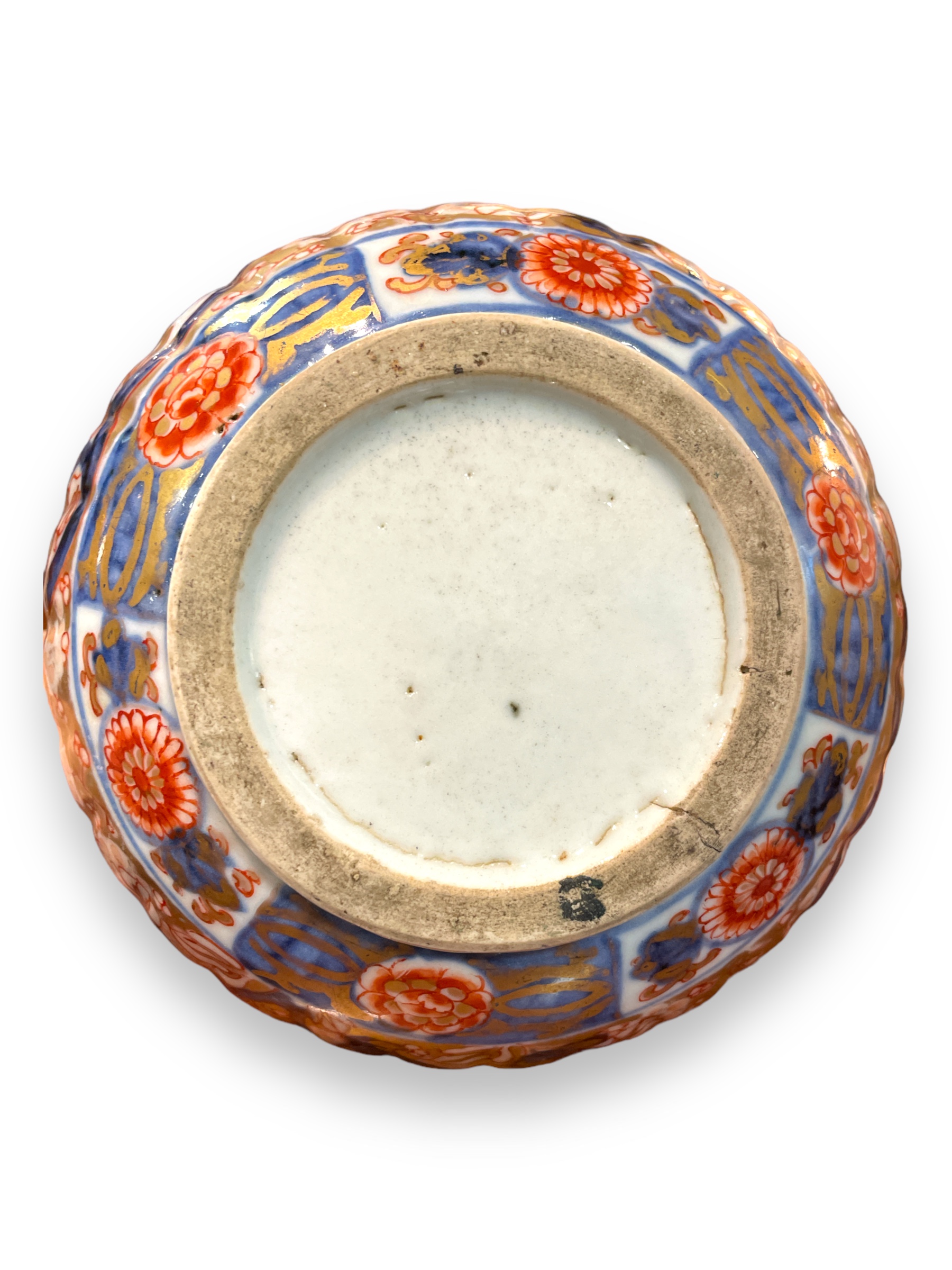 Bulbous Japanese Imari vase w/ ribbed sides