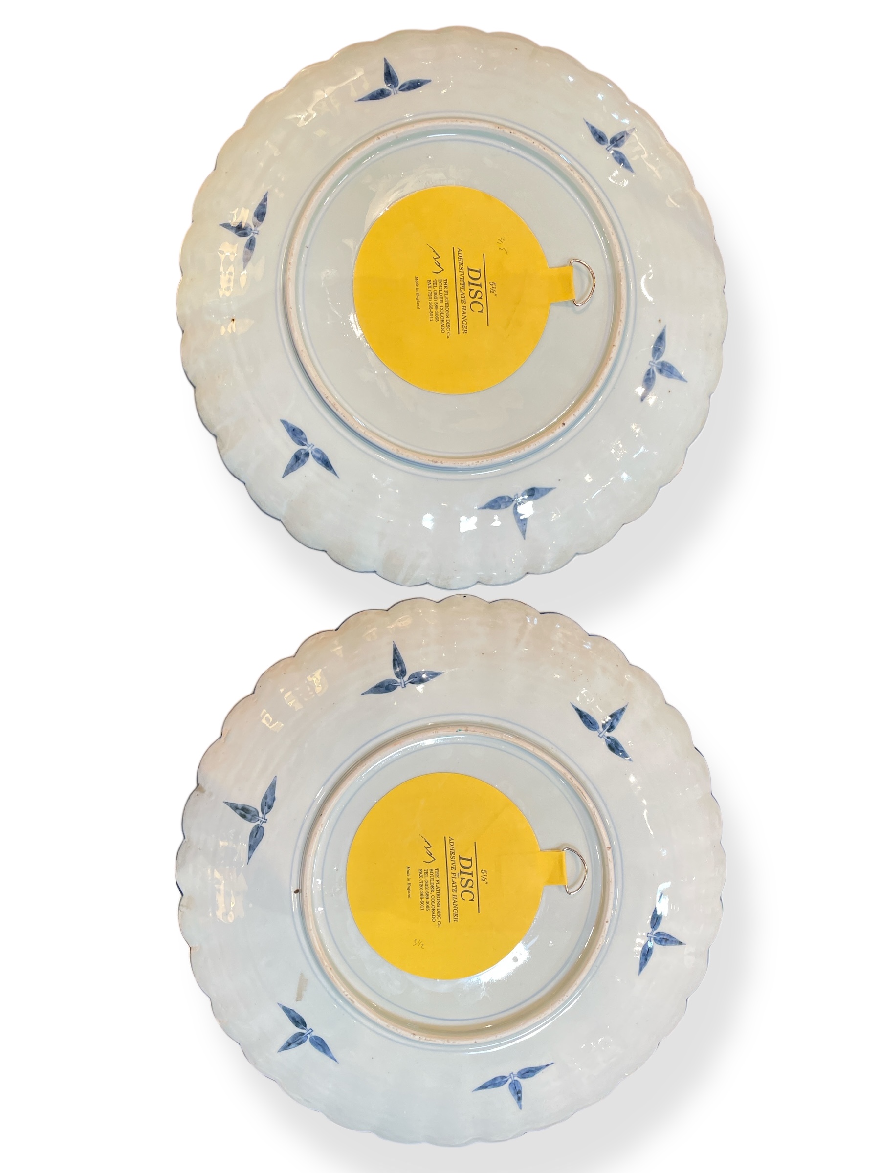 Pair of Imari chargers