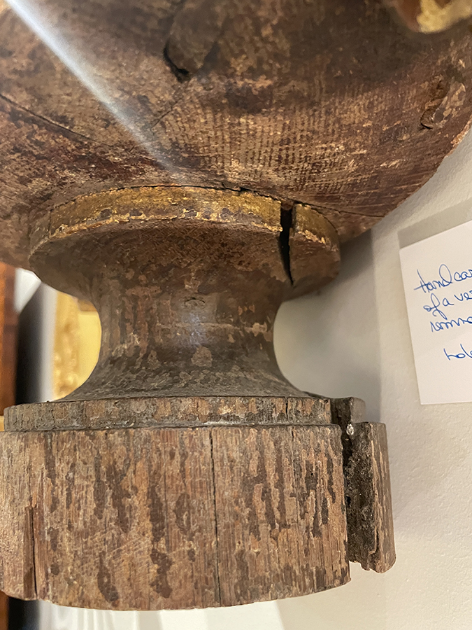 Wood carving of a bunch of flowers