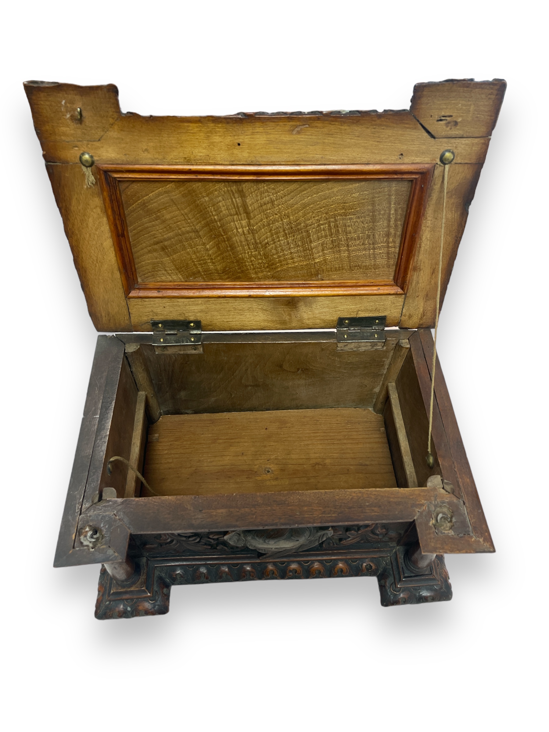 English chip carved box